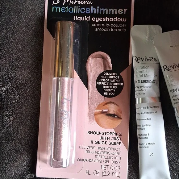 YOU GET   20 ITEMS  YOU ALSO GET 1 LUX ITEM AND 1 JEWLERY.ALL BOXES DIFFERAN - Picture 2 of 9